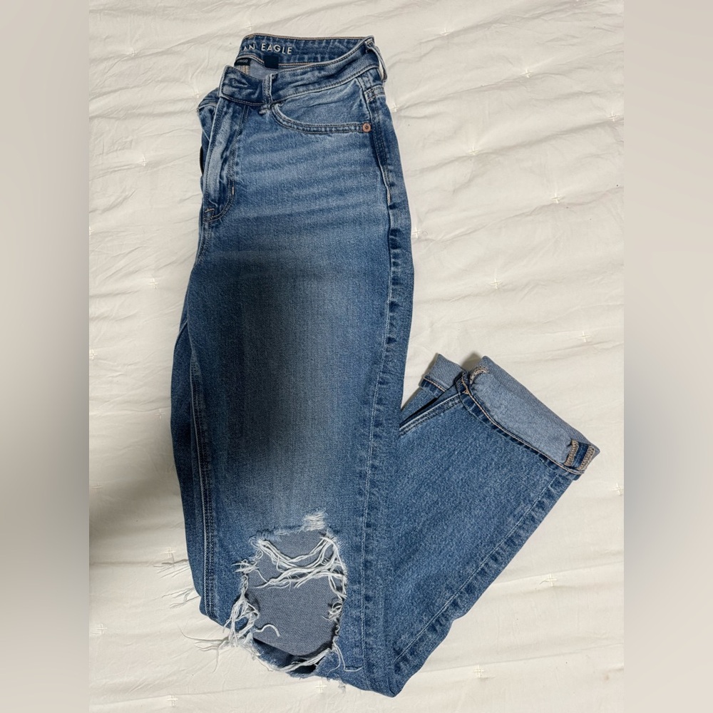 American Eagle Ripped straight leg mom jeans